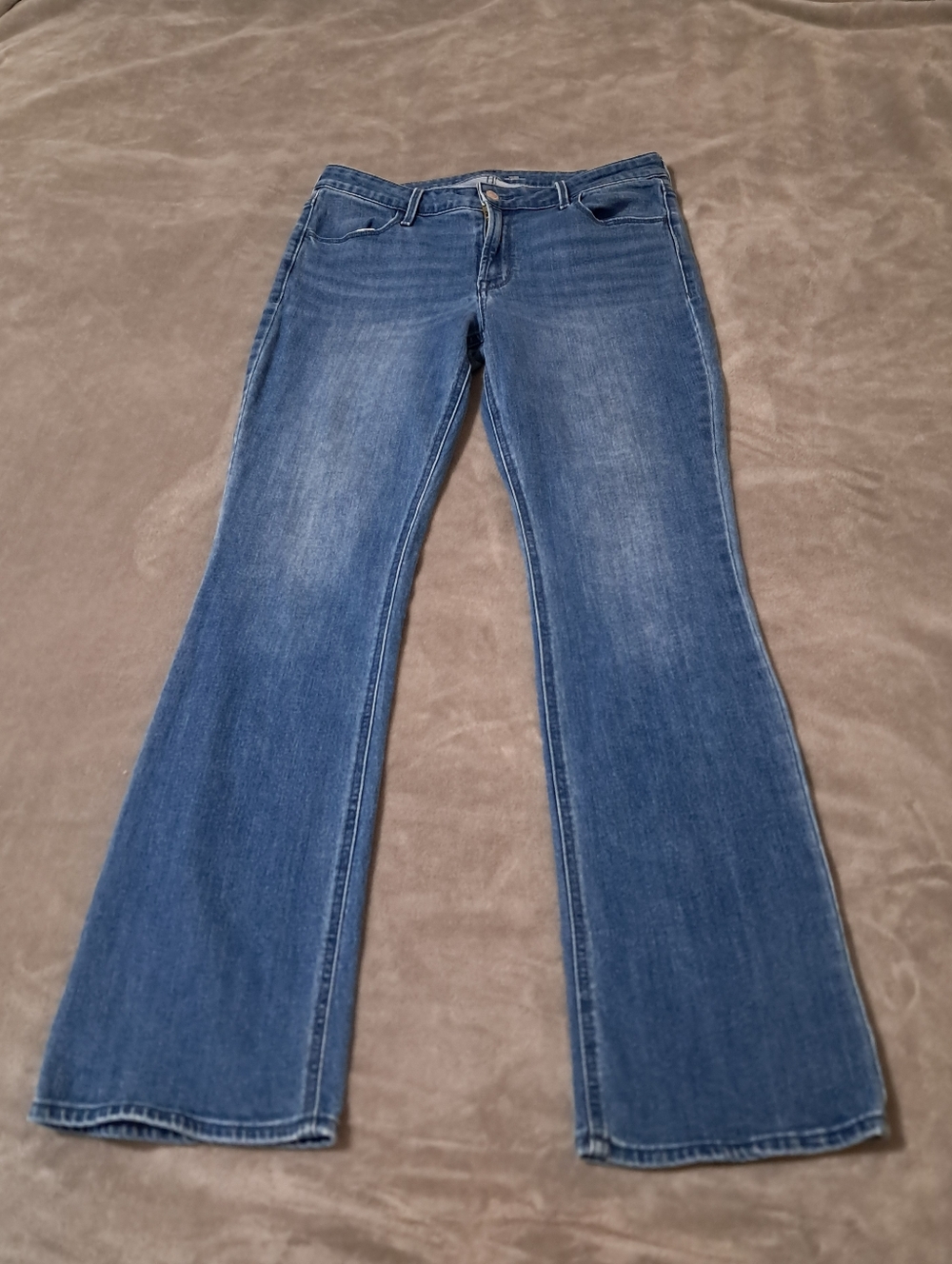 Old Navy Women's Wow Mid-rise Blue Boot-cut Jeans Sz. 12 **MEASURMENTS***